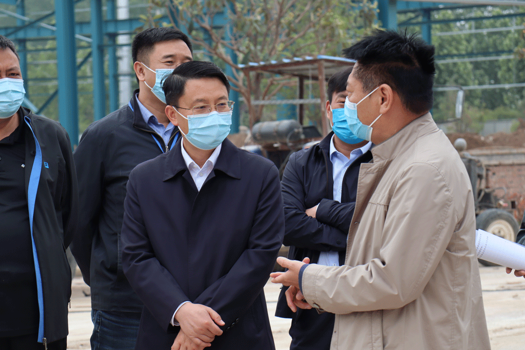  臨潁縣縣委副書記、縣長(zhǎng)李俊偉一行到豫中新材料調(diào)研